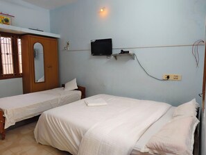 Basic Room | Soundproofing, bed sheets