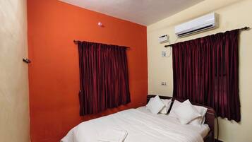 Basic Villa, Garden View | Soundproofing, bed sheets