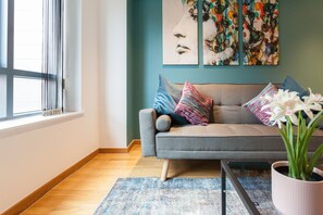 TV - Modern 2 Bed apartment in Liverpool, City Centre (Merseyside)