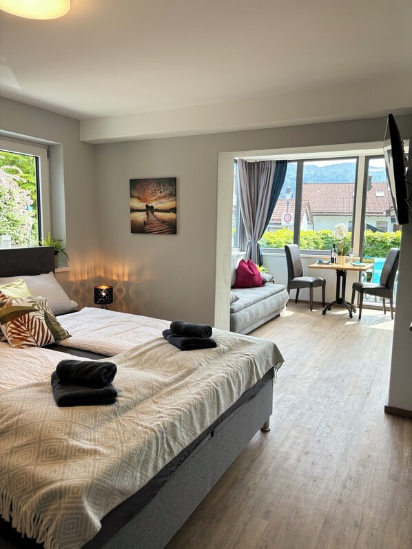 1 bedroom, WiFi, bed sheets