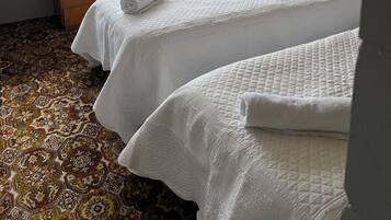 1 quarto, Wi-Fi de cortesia, roupa de cama