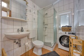 Maison Familiale, plusieurs chambres, 2 salles de bains (Casa Oliva Kim Marie) | Salle de bain