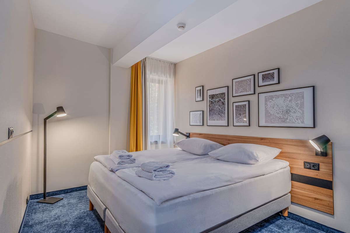 Suite, 1 King Bed | Blackout drapes, free WiFi