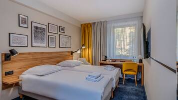 Standard Room, 2 Single Beds | Blackout curtains, free WiFi