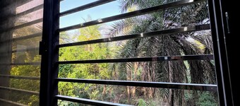 Charming bed & breakfast in brilliant Agra with WiFi, AC