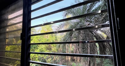 Charming bed & breakfast in brilliant Agra with WiFi, AC