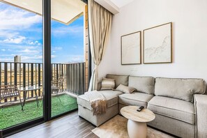 Smart-tv en een tafeltennistafel