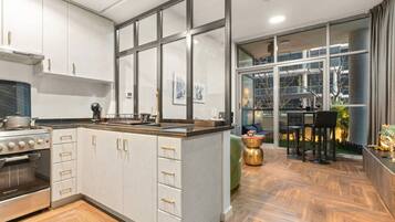 Fridge, microwave, oven, stovetop