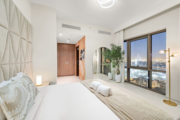 2 bedrooms, travel crib, free WiFi, bed sheets