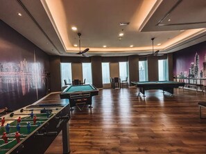 Games room - Luxury 2BR w/ City Skyline Views | Steps to JBR Beach & Marina Mall (Dubai Marina)