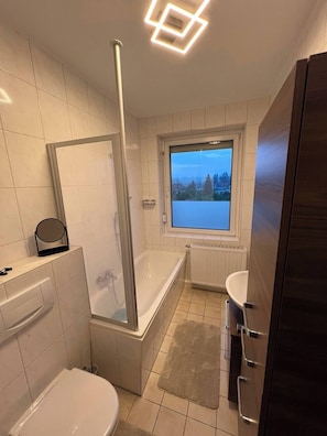 Appartement, 2 chambres, vue ville | Salle de bain