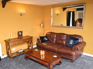 Living area - Petty Knowes Cottage (Newcastle-upon-Tyne)