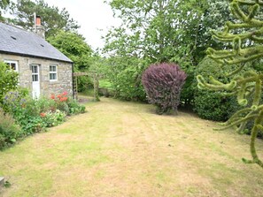 Cottage | Property grounds