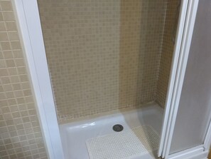 Apartamento, 2 quartos, acessível, para fumantes | Banheiro