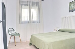 3 soverom, strykejern/-brett, wi-fi og sengetøy