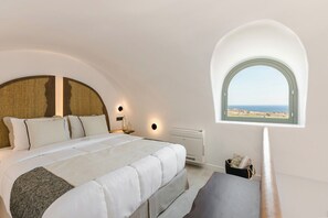Premium Suite with Outdoor Hot Tub & Sea | In-room safe, desk, iron/ironing board, free WiFi - Acro Caldo Suites (Akrotiri)