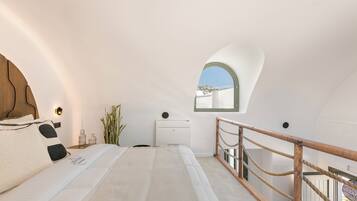 In-room safe, desk, iron/ironing board, free WiFi