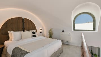 In-room safe, desk, iron/ironing board, free WiFi