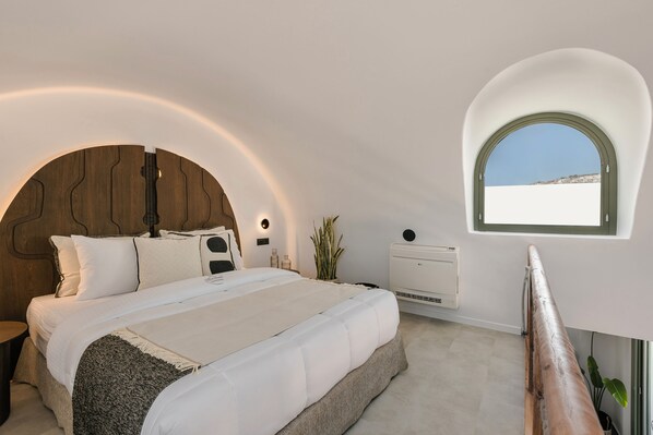 خزنة داخل الغرفة ومكتب ومكواة/لوح كي وواي فاي مجانًا