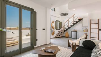 Majestic Suite with Outdoor Hot Tub | Área de sala de estar