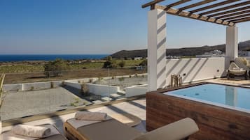 Luxury Suite with Outdoor Hot Tub & Sea | Terrace/patio