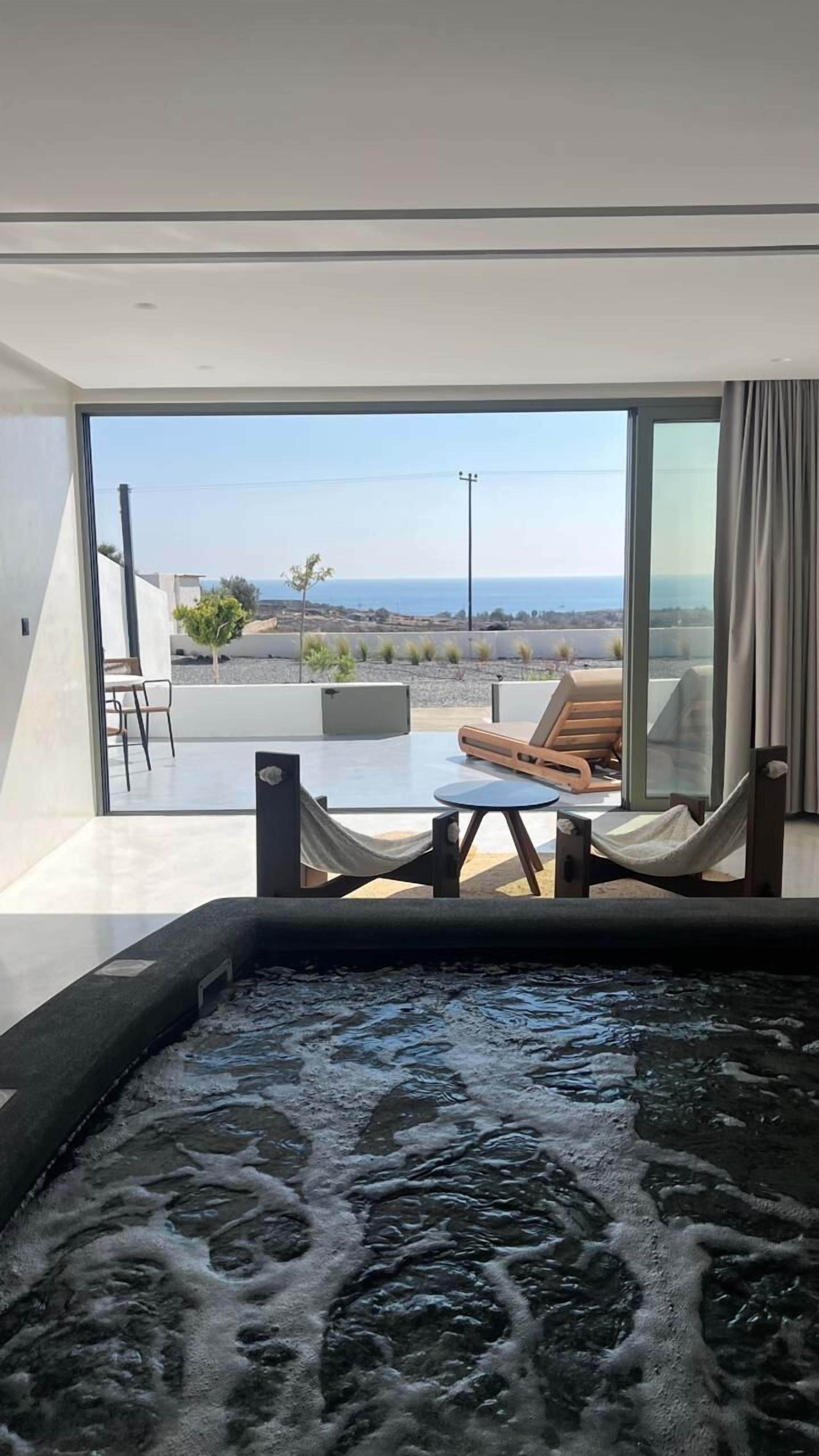 Exclusive Suite with Indoor Hot Tub | In-room safe, desk, iron/ironing board, free WiFi