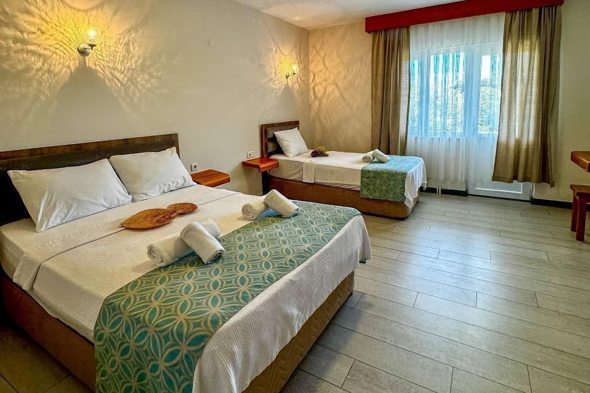 Double Room, Balcony, Garden View