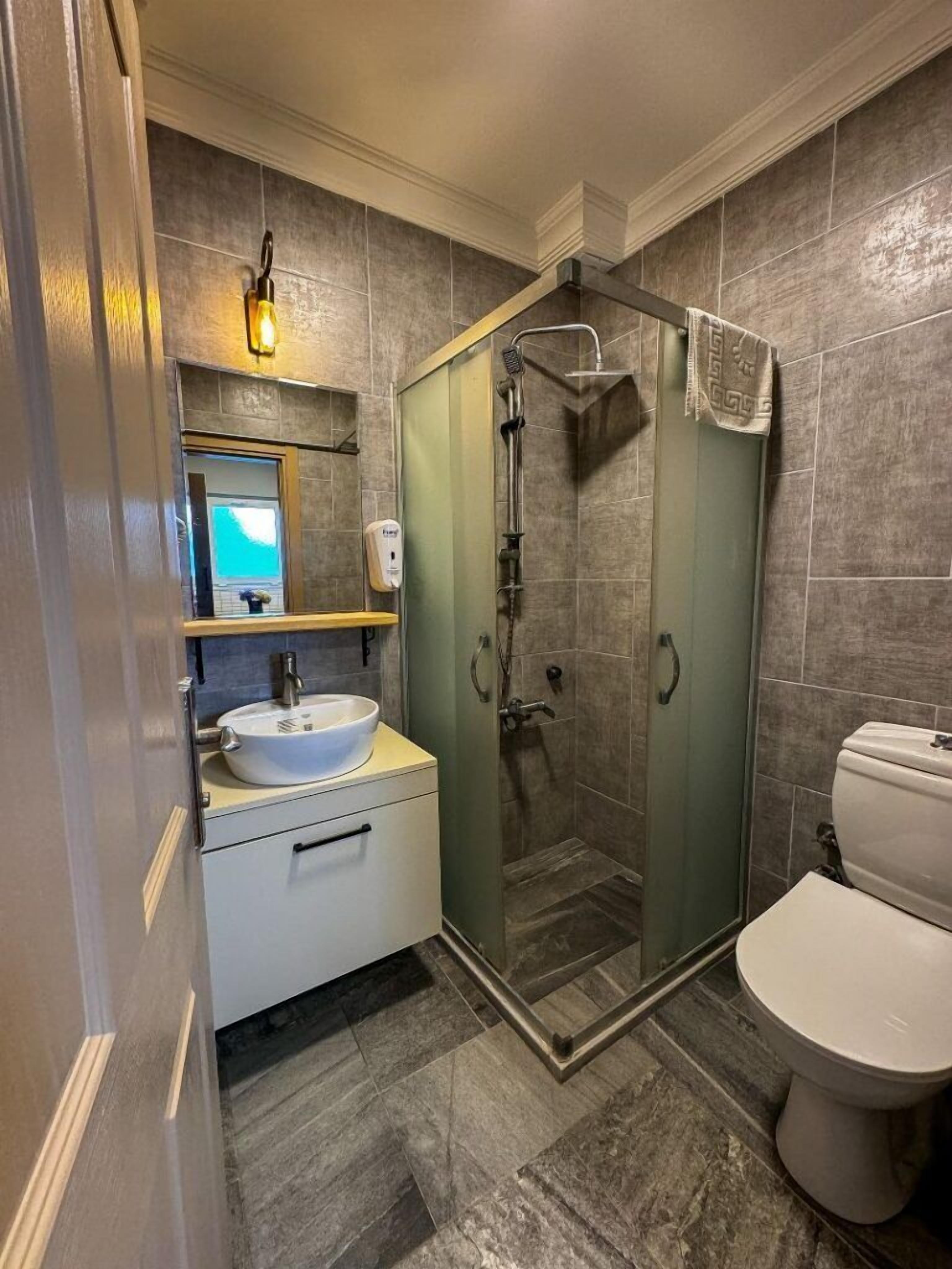 Bungalow dành cho gia đình, ban công, quang cảnh vườn | Khu vực làm việc phù hợp cho laptop, bàn ủi/dụng c  ụ ủi quần áo 