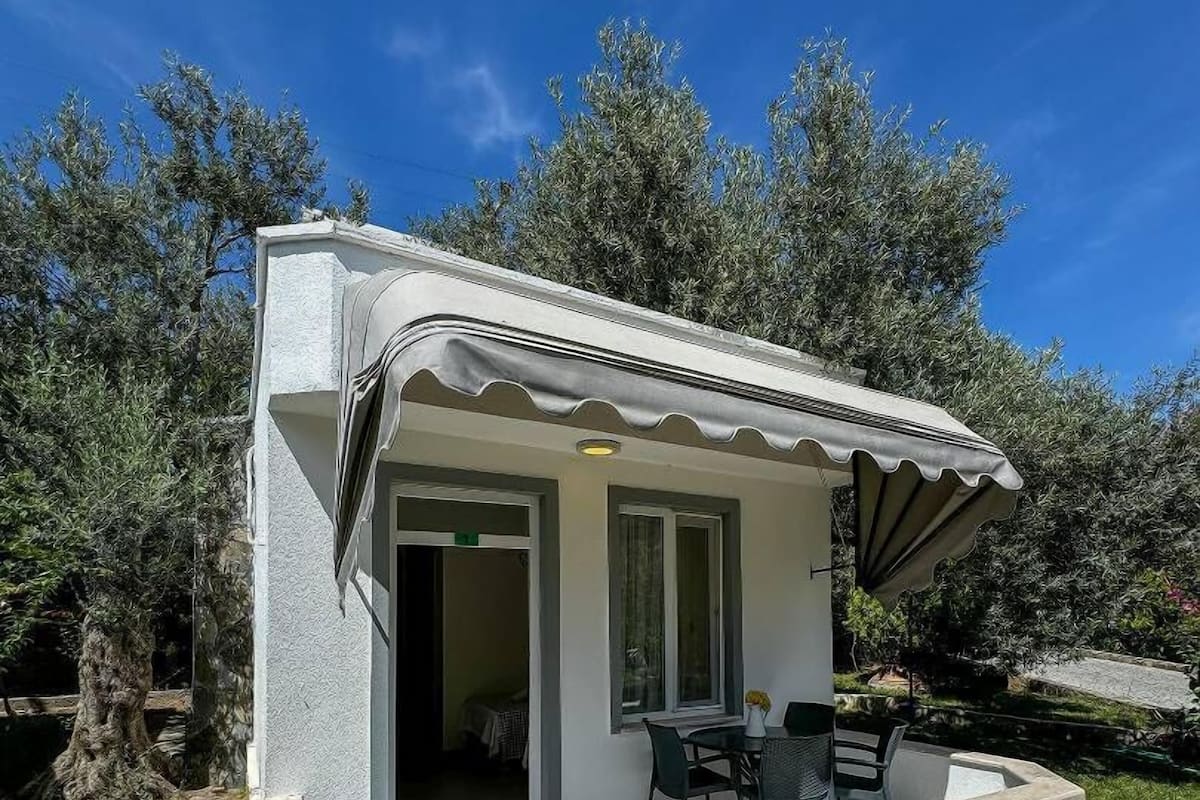 Triple Room, Balcony, Garden View