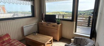Large 3-room apartment with ski and lake views