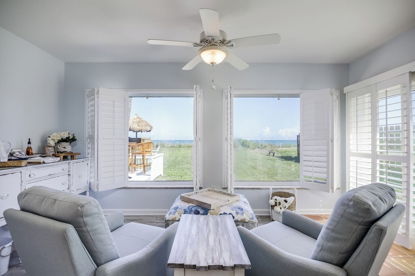 Een smart-tv en een dvd-speler