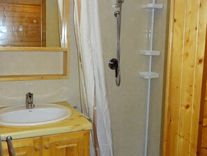 Bathroom - Les Gets: Charmant 2P+Coin Montagne, 5 Pers, Garage, Proche Centre et Pistes (Les Gets)
