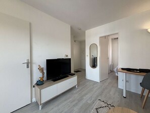 TV - T2 Apt in La Rochelle with parking, near beach (La Rochelle)