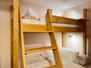 4 bedrooms