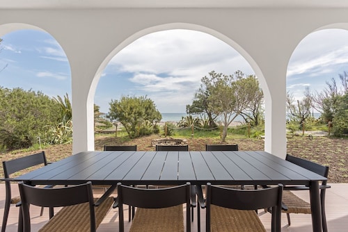 Villa Toschi beach front