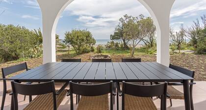Villa Toschi beach front