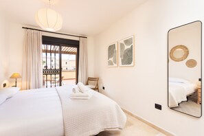 2 bedrooms, iron/ironing board, free WiFi, bed sheets - Casa Cactus (Callao Salvaje)