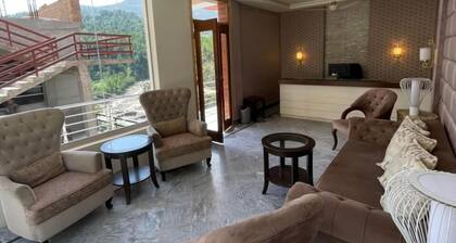 Shelton Hotel Kumrat