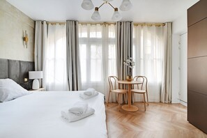 1 bedroom, WiFi, bed sheets