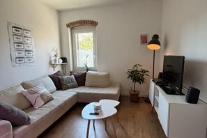 Living area - Valpo Retreat - Sweet Friends and Family Apartment in Valpolicella (Sant'Ambrogio di Valpolicella)