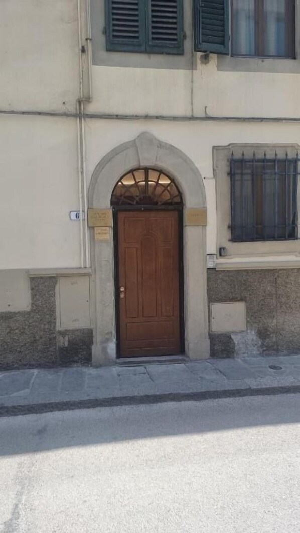 Exterior - Cennini 6 (Florence)