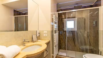 Classic-Apartment, Küche | Badezimmer