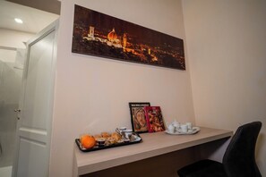 In-room safe, individually decorated, individually furnished - Cennini 6 (Florence)