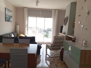 Smart TV, fireplace - House with private pool and ocean view (Cunit)
