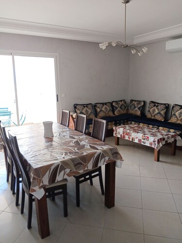 3 bedrooms, 15-minute walk to the beach