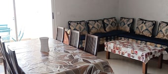 3 bedrooms, 15-minute walk to the beach