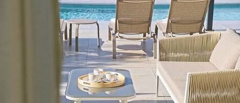 Villa de lujo, patio, vista al patio | Terraza o patio