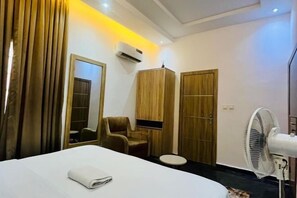 Soundproofing, iron/ironing board - Diaggello Homes Apartment (Ibeju)