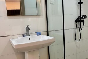 Chambres insonorisées, fer et planche à repasser