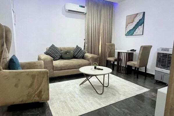 Système d’insonorisation, fer et planche à repasser